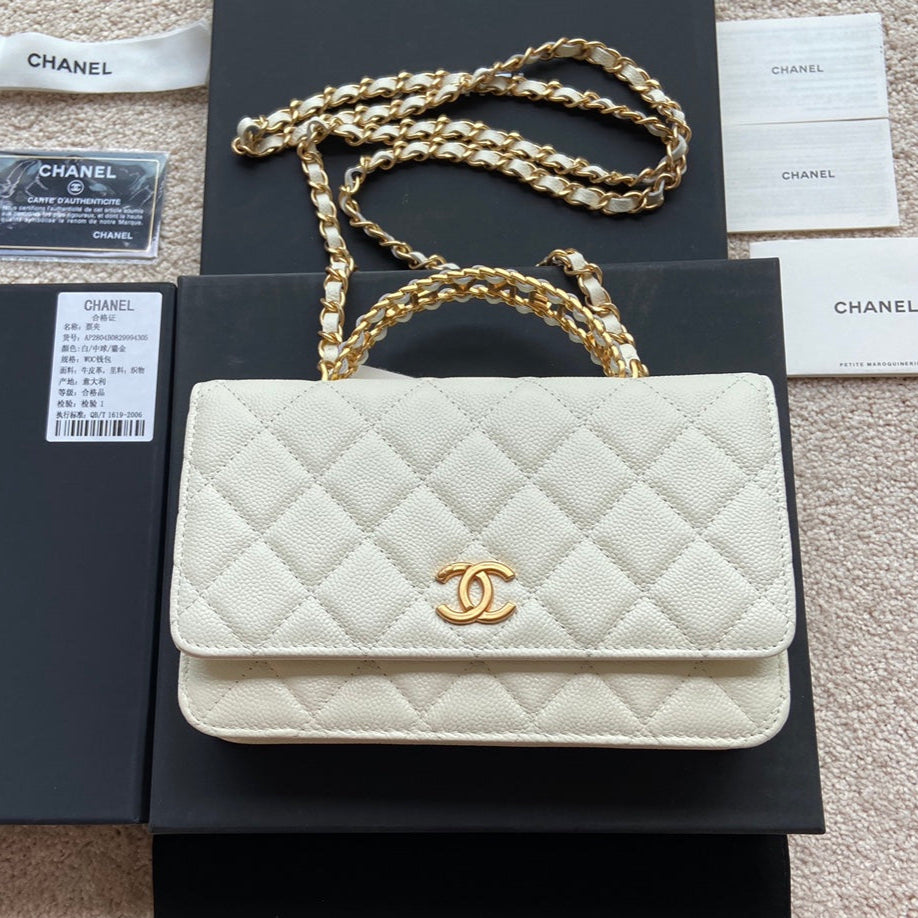Sac à main CC Woc 20 cm avec poignée supérieure en cuir de veau grainé blanc et accessoires dorés