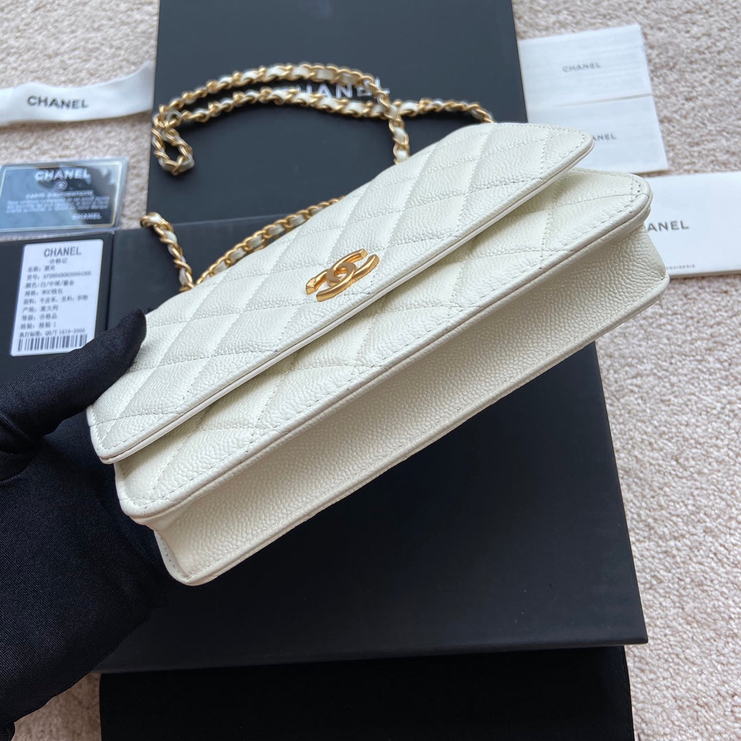 Sac à main CC Woc 20 cm avec poignée supérieure en cuir de veau grainé blanc et accessoires dorés