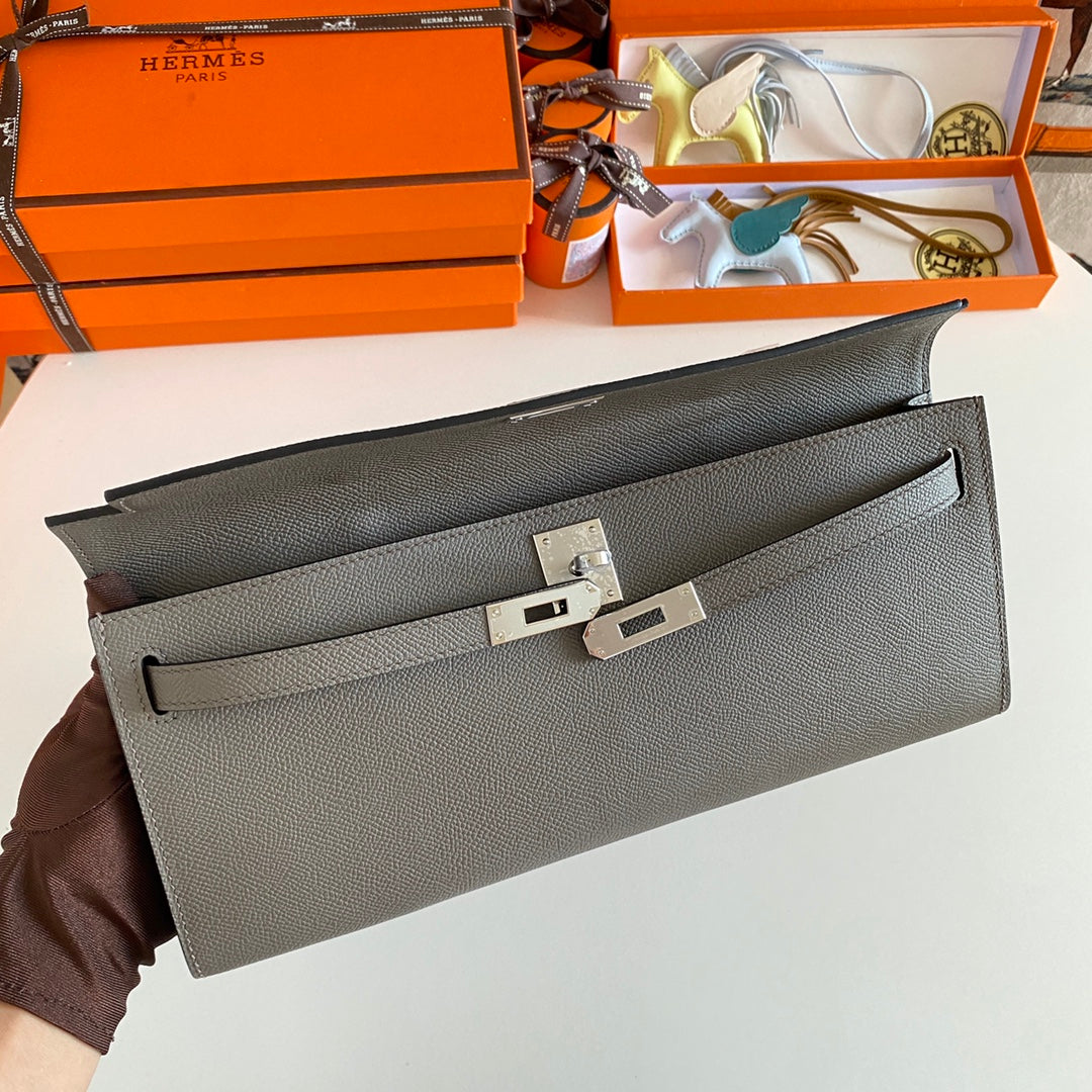HM Kelly Cut 31 Cuir Epsom Gris Fossile Ferrures Argentées 229053