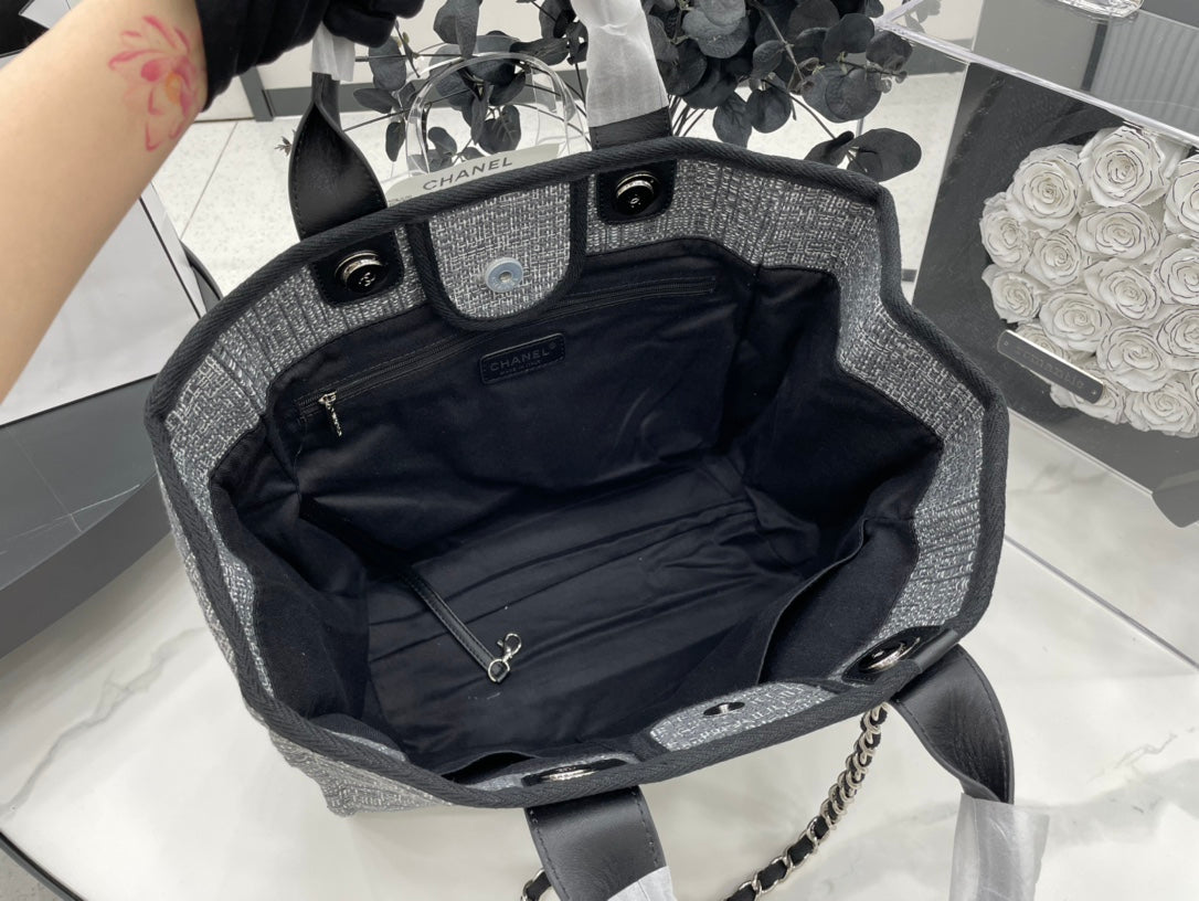 Sac CC Deauville en tweed, cuir noir, accessoires argentés, taille 8