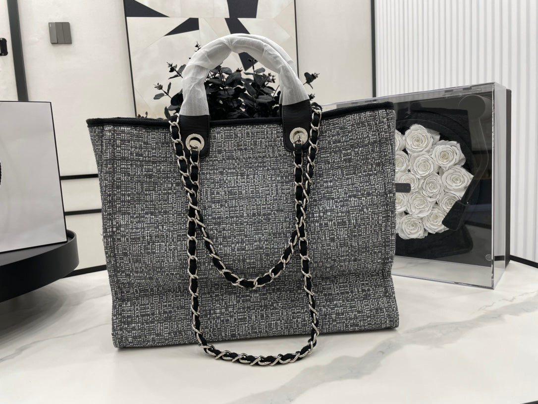 Sac CC Deauville en tweed, cuir noir, accessoires argentés, taille 8