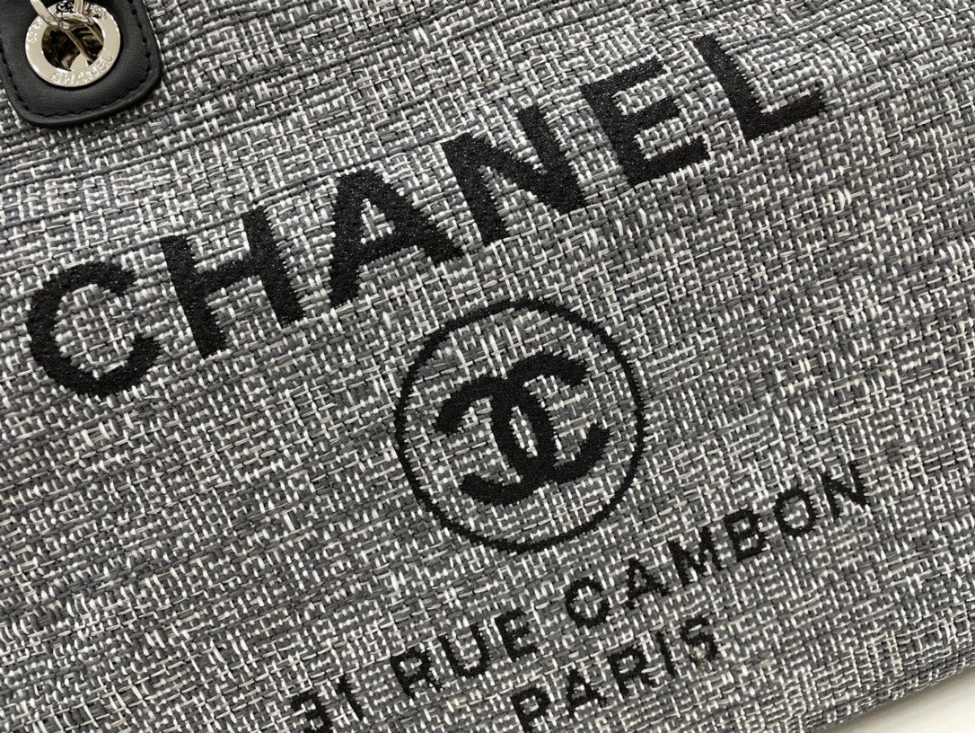 Sac CC Deauville en tweed, cuir noir, accessoires argentés, taille 8