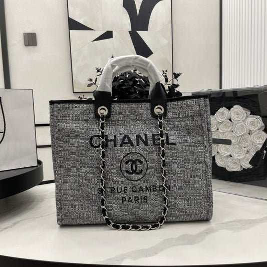 Sac CC Deauville en tweed, cuir noir, accessoires argentés, taille 8