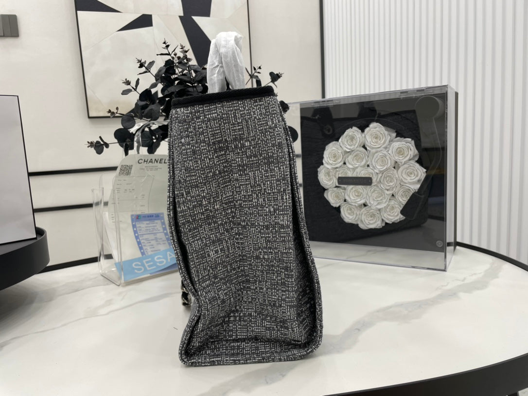 Sac CC Deauville en tweed, cuir noir, accessoires argentés, taille 8