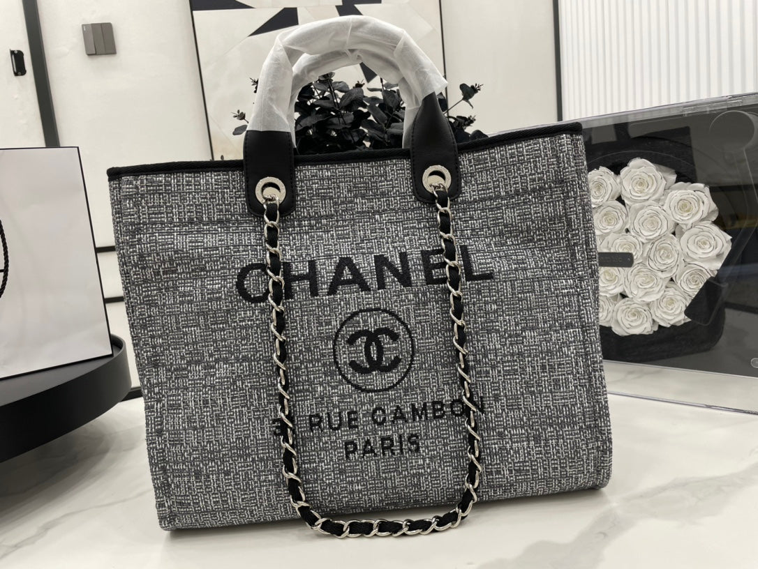 Sac CC Deauville en tweed, cuir noir, accessoires argentés, taille 8