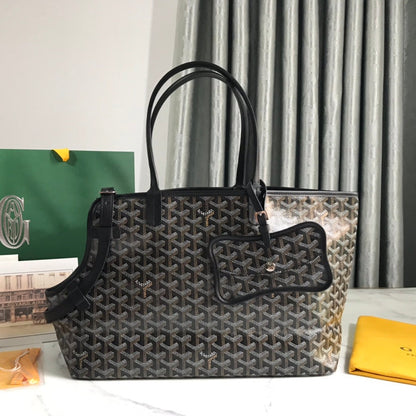 SAC CHIEN GRIS 33 EN TOILE GOYARDINE NOIRE ET GARNITURES EN CUIR DE VEAU BRUN
