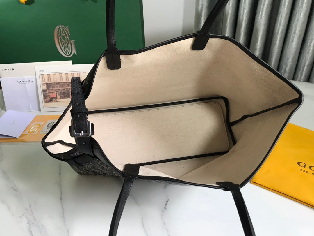 SAC CHIEN GRIS 33 EN TOILE GOYARDINE NOIRE ET GARNITURES EN CUIR DE VEAU BRUN