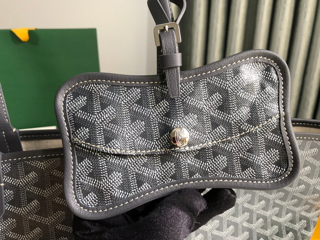 SAC CHIEN GRIS 33 EN TOILE GOYARDINE GRIS NOIR ET GARNITURES EN CUIR DE VEAU