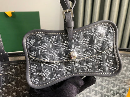 SAC CHIEN GRIS 33 EN TOILE GOYARDINE GRIS NOIR ET GARNITURES EN CUIR DE VEAU