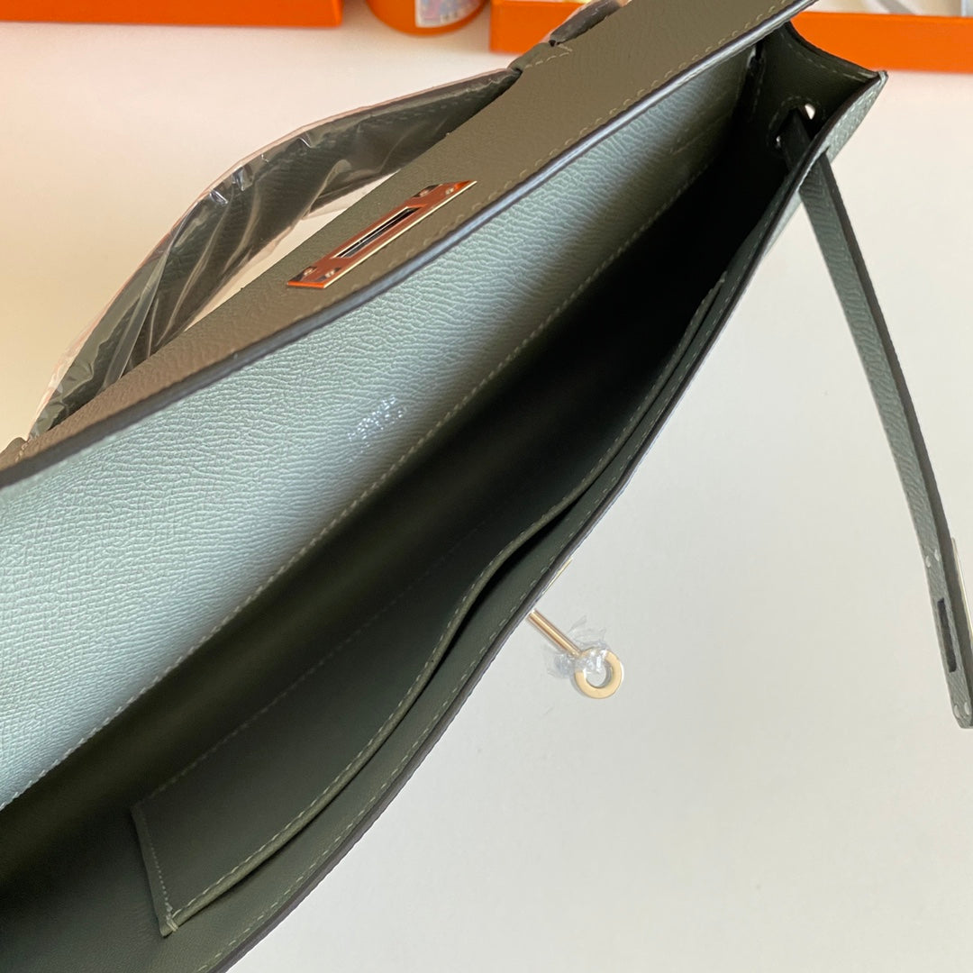 HM ケリーカット 31 アッシュグレー エプソムレザー シルバー金具 229039
