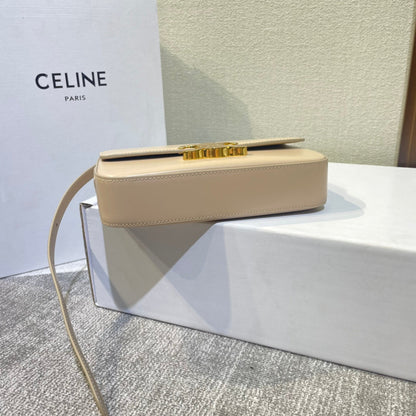 Triomphe classique 20 en cuir de veau beige clair avec finitions dorées