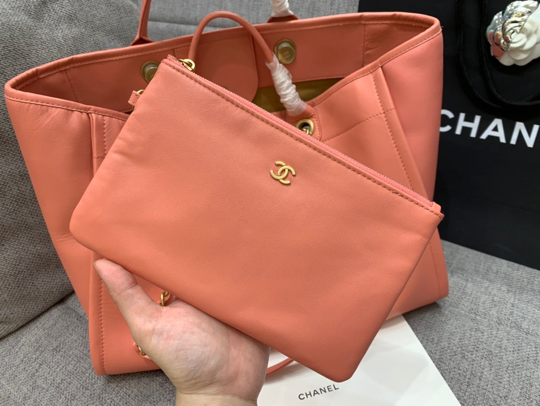 SAC CABAS CC DEAUVILLE 39 CM EN CUIR DE VEAU ORANGE LOGO MULTICOLORE
