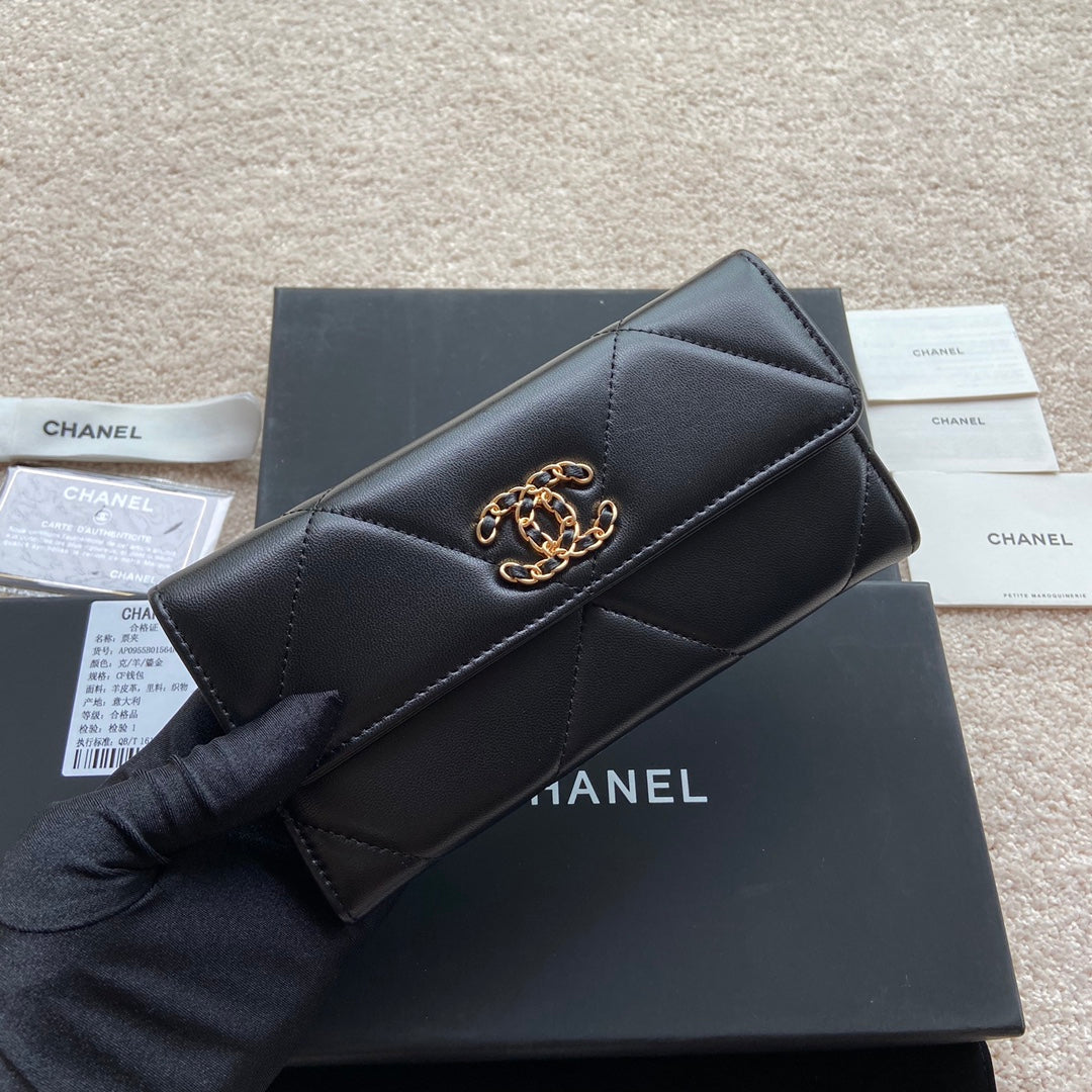Portefeuille long CC 19 19 cm en cuir de veau noir