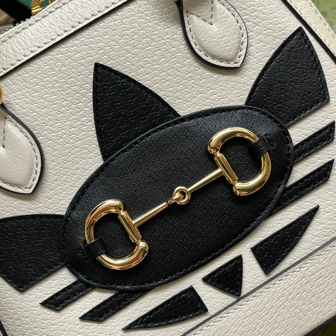 Sac fourre-tout GGxADIDAS HORSEBIT 1955 20 avec bandoulière en toile de veau blanc mélangé noir et matériel doré
