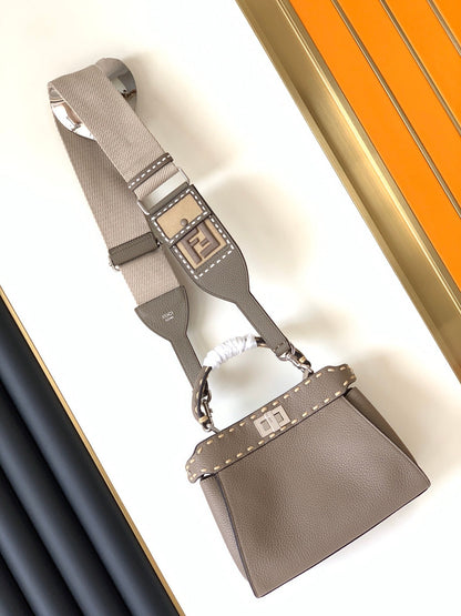 ピーカブー ミニ セレリア バッグ 23cm ブラウンレザー 220ステッチ手縫い