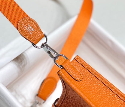 Mini Evelyne 18 cm Orange vif Togo Shw