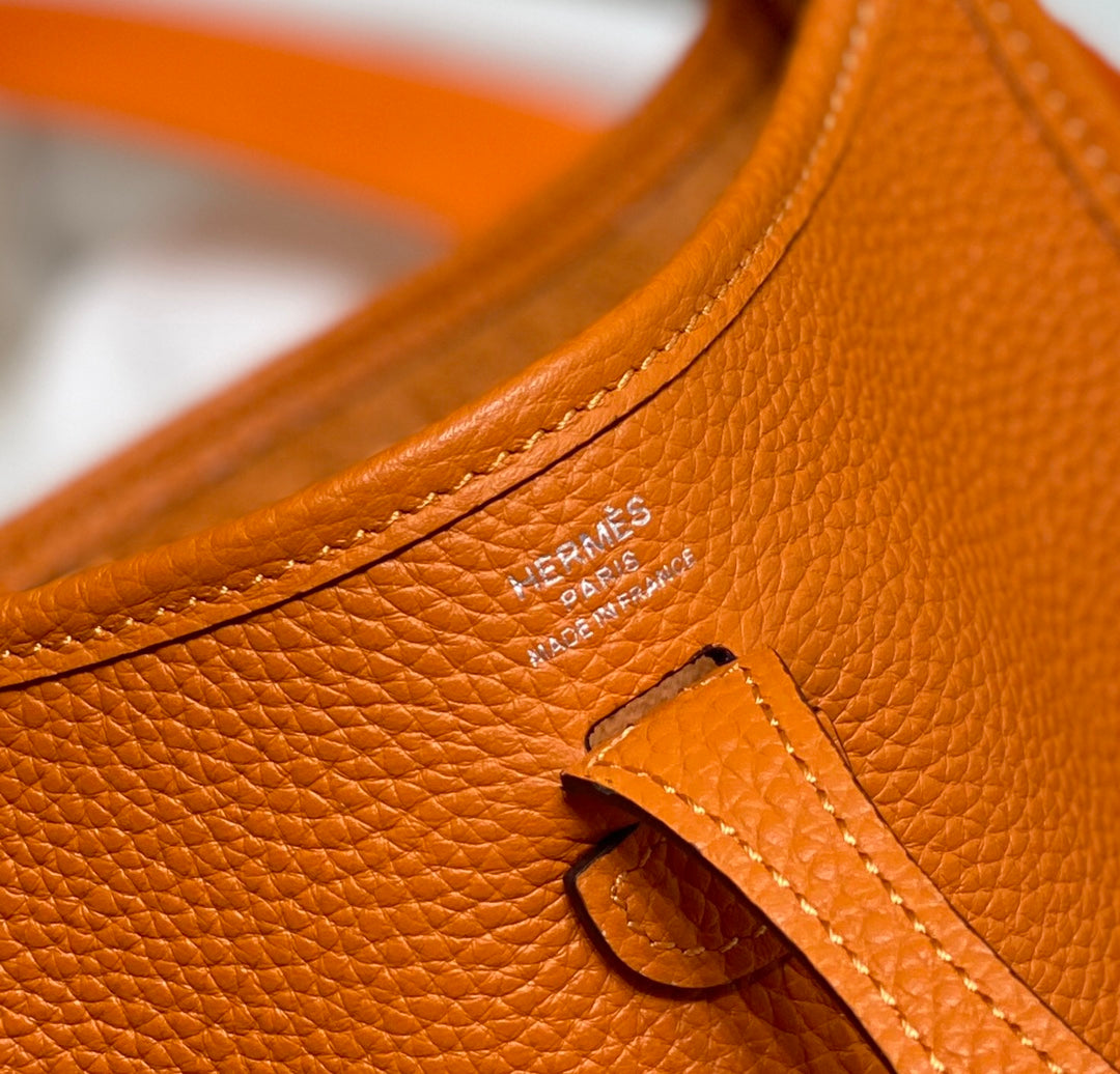 Mini Evelyne 18 cm Orange vif Togo Shw