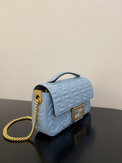 フェンド バゲット 24インチ バッグ FFモチーフ ベビーブルー レザー GHW 