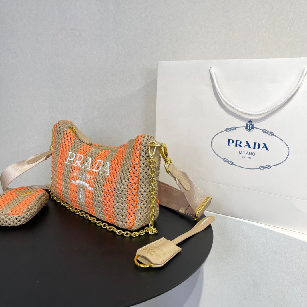 Sac hobo Pra 23 en raphia beige mélangé orange avec logo blanc et accessoires dorés
