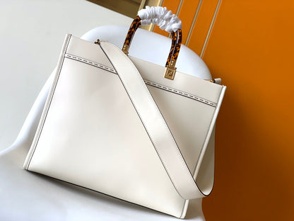 Sac Fend Sunshine Medium 35 en cuir blanc 