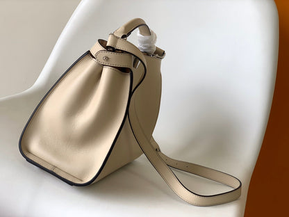 ピーカブー ISeeU スモール 27cm バッグ アイボリー ラムスキン ゴールド金具