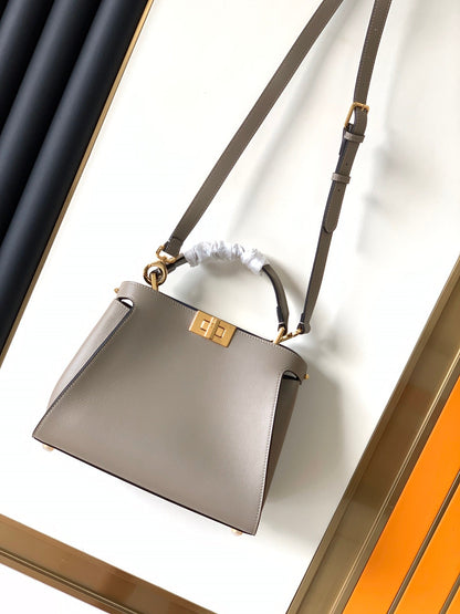 ピーカブー ISeeU スモール 27cm バッグ ブラウン ラムスキン ゴールド金具