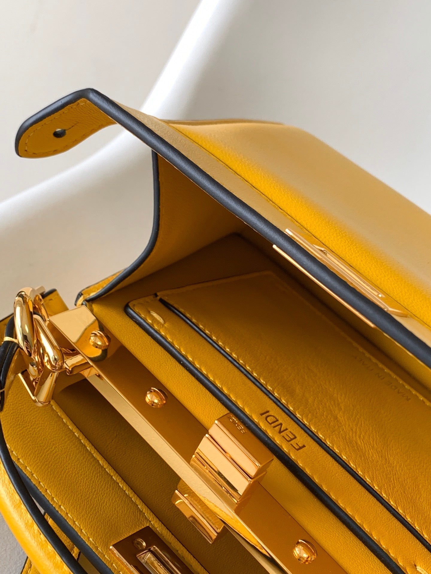 Sac Peekaboo ISeeU Petite 20 Cuir d'agneau jaune Ghw 