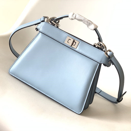 ピーカブー ISeeU プチ 20 バッグ ベビー ブルー ラムスキン Shw 
