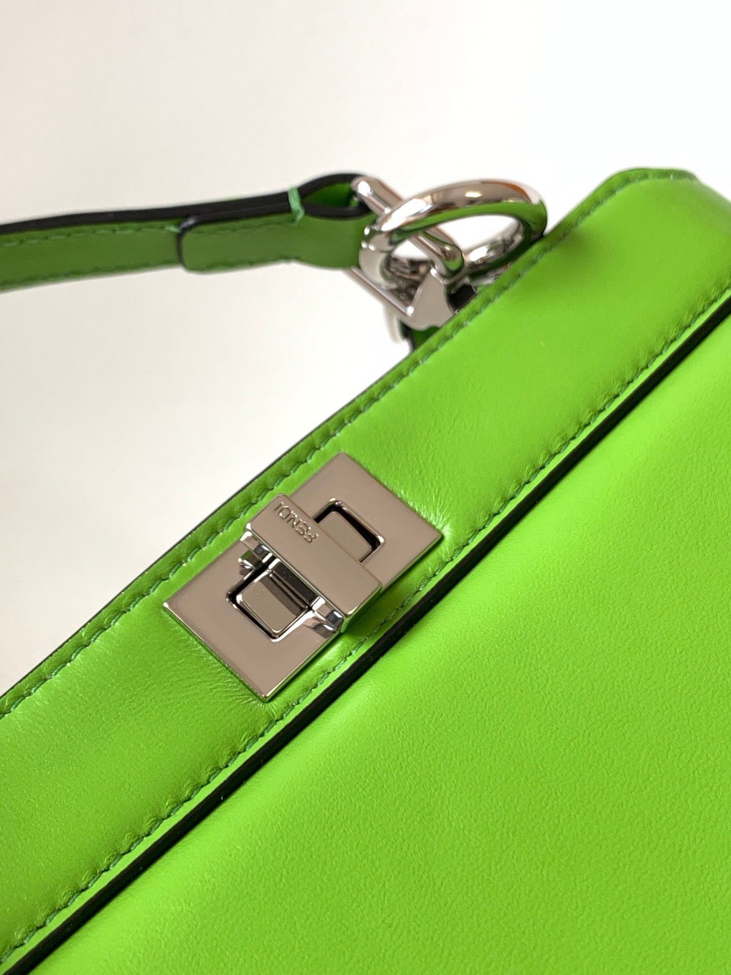 Sac Peekaboo ISeeU Petite 20 en cuir d'agneau vert Shw 