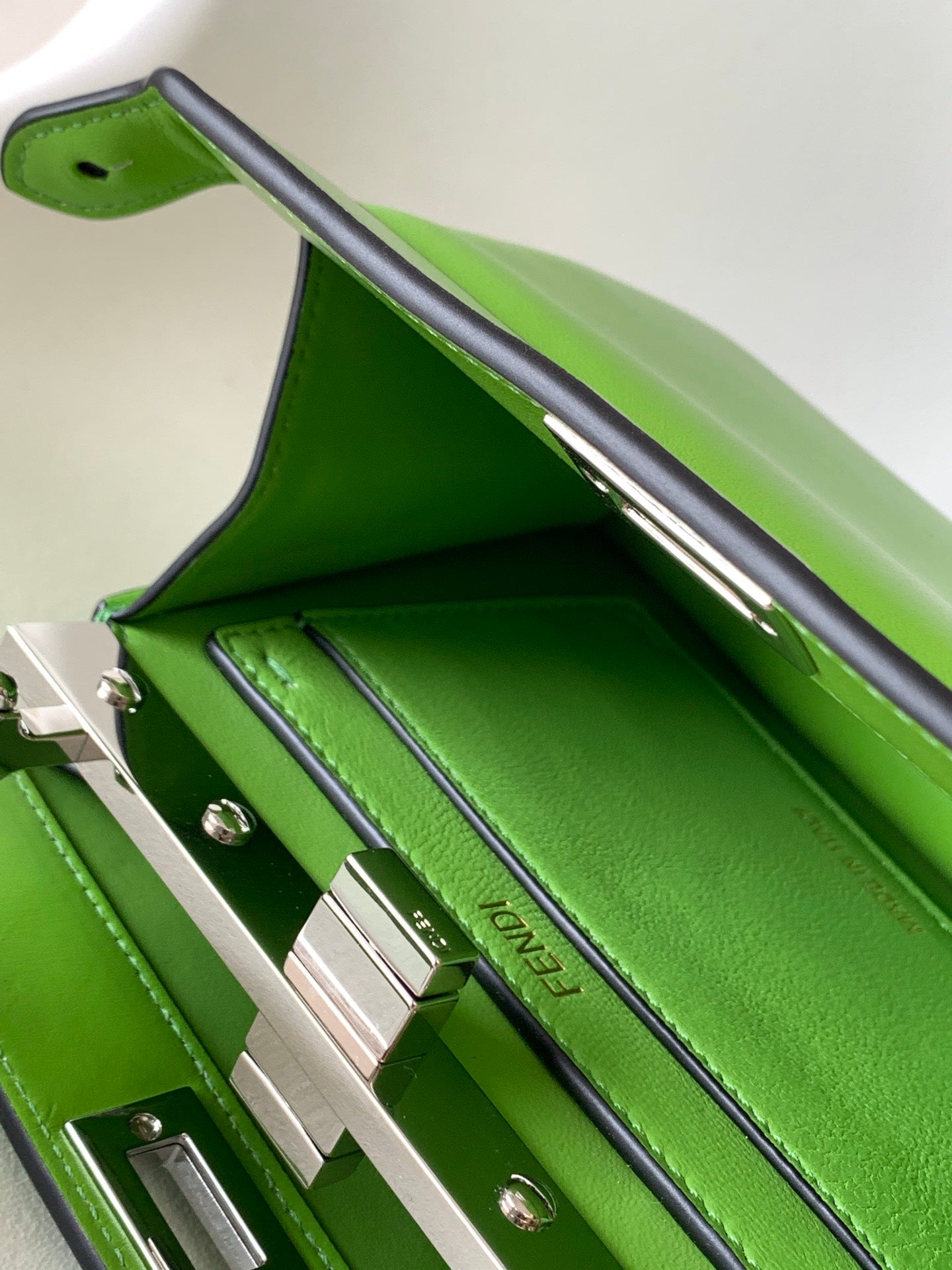 Sac Peekaboo ISeeU Petite 20 en cuir d'agneau vert Shw 