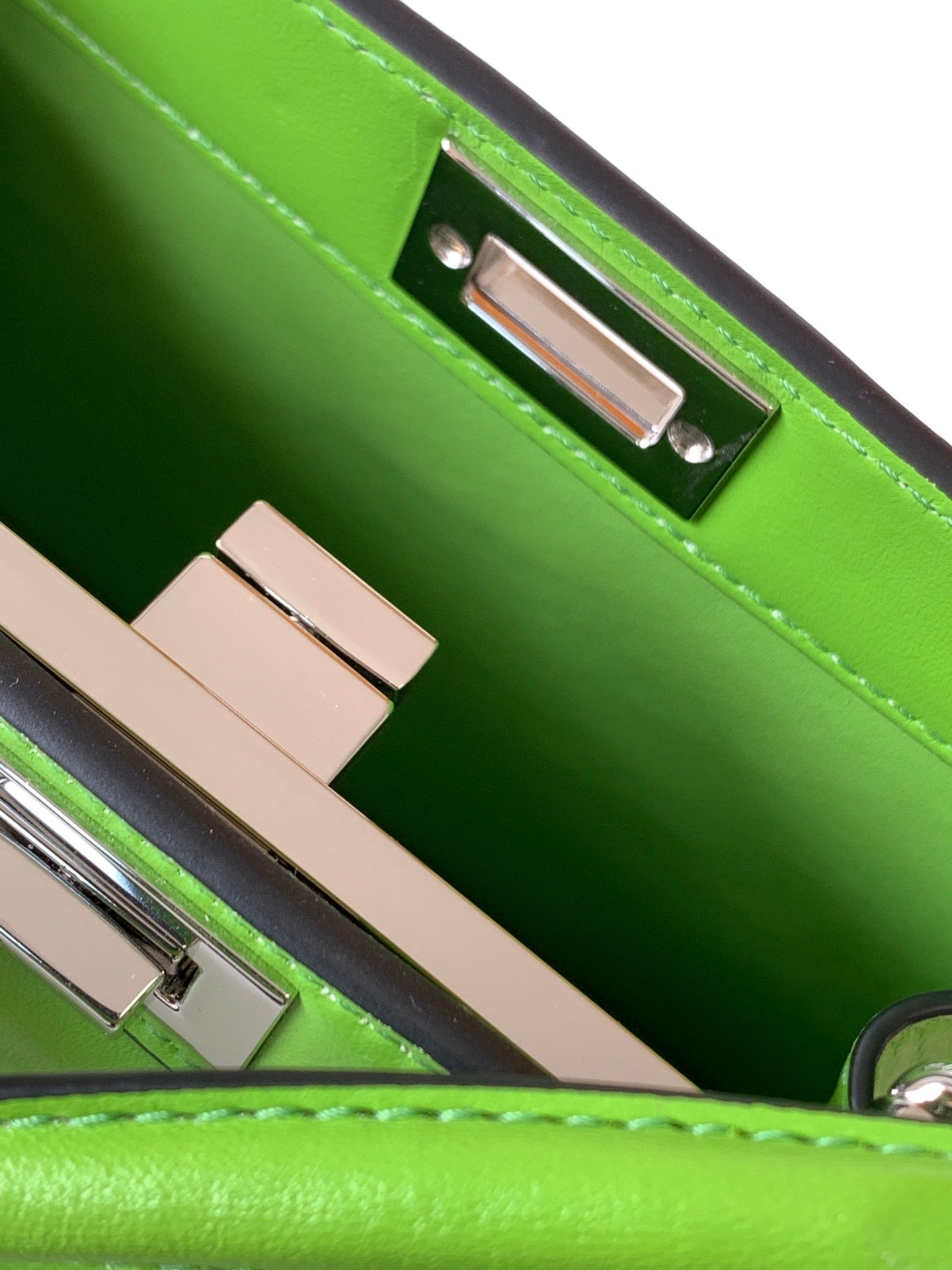 Sac Peekaboo ISeeU Petite 20 en cuir d'agneau vert Shw 