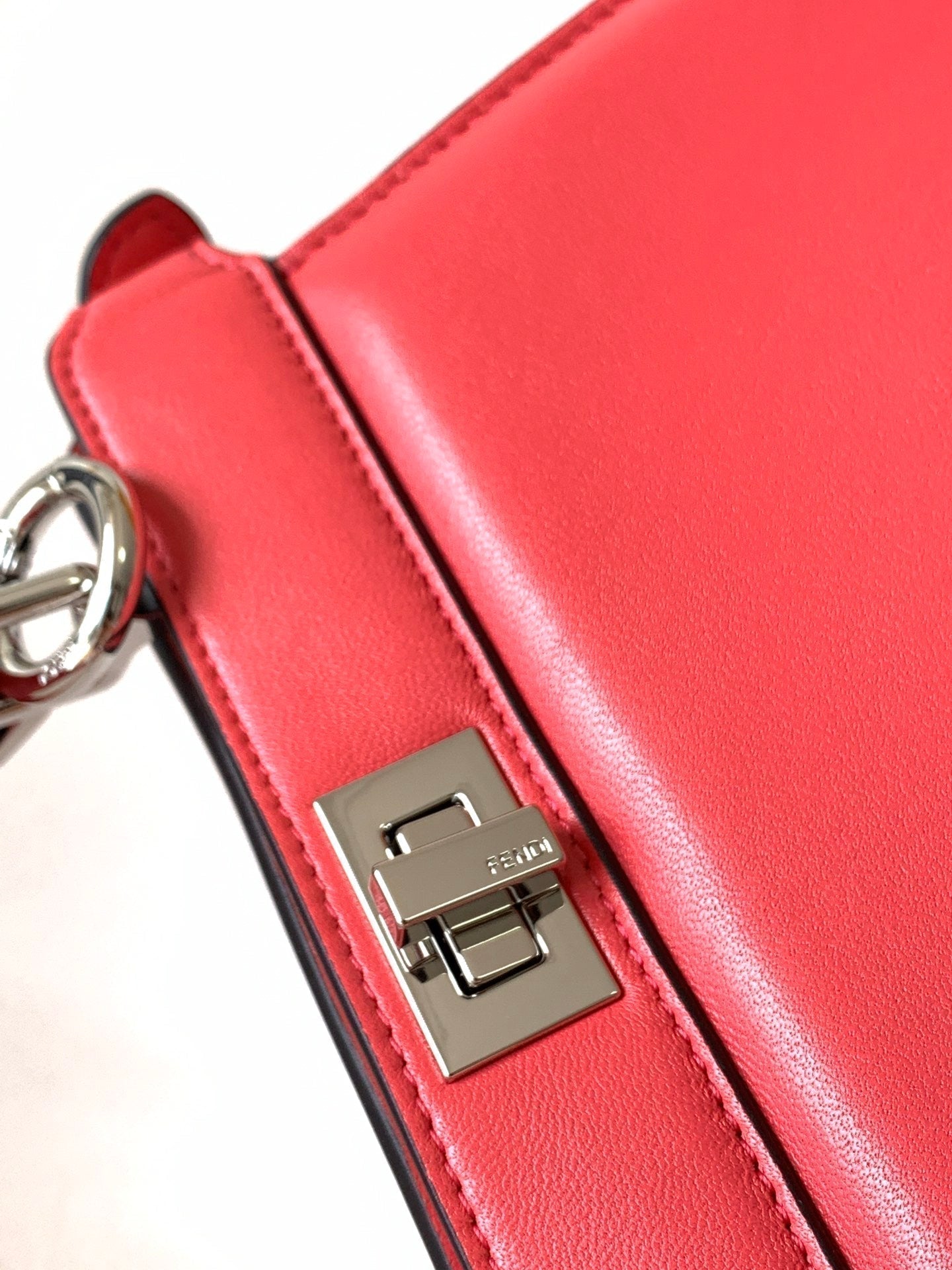 Peekaboo ISeeU Petite 20 Sac en cuir d'agneau rose vif Shw 