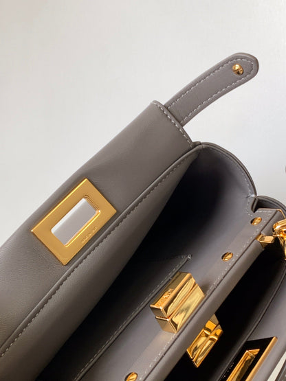 Sac Peekaboo Mini 23 cm en cuir d'agneau taupe et accessoires dorés 