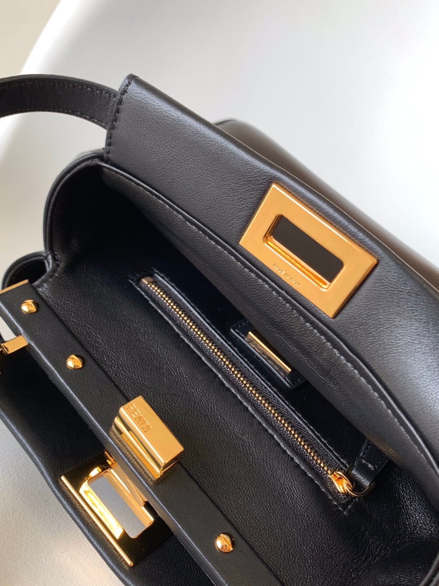 ピーカブー ミニ 23cm バッグ ブラック ラムスキン ゴールド金具