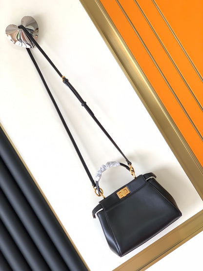 ピーカブー ミニ 23cm バッグ ブラック ラムスキン ゴールド金具