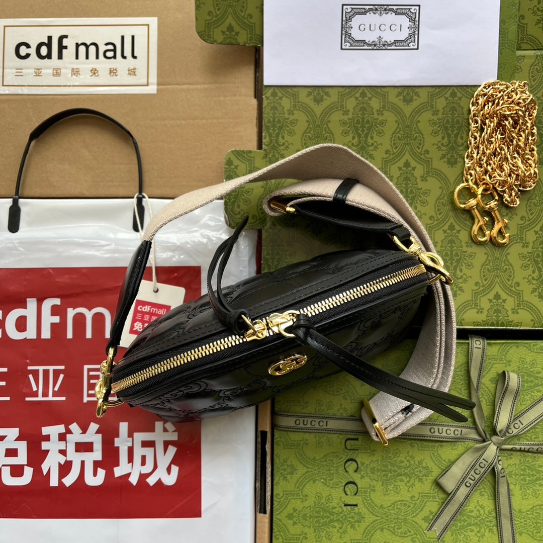 マテラッセレザーショルダーバッグ 23インチ ブラック エンボスカーフスキン ゴールド金具