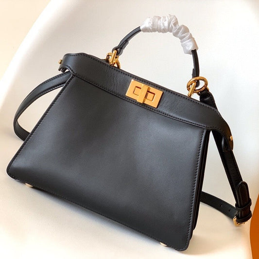 ピーカブー ISeeU スモール 27cm バッグ ブラック ラムスキン ゴールド金具