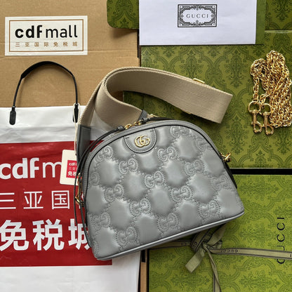 マテラッセレザーショルダーバッグ 23インチ グレーエンボスカーフスキン ゴールド金具