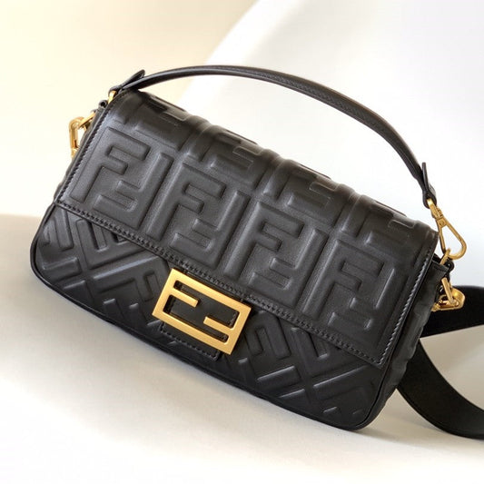 フェンド バゲット 27 バッグ FFモチーフ ブラックレザー GHW 