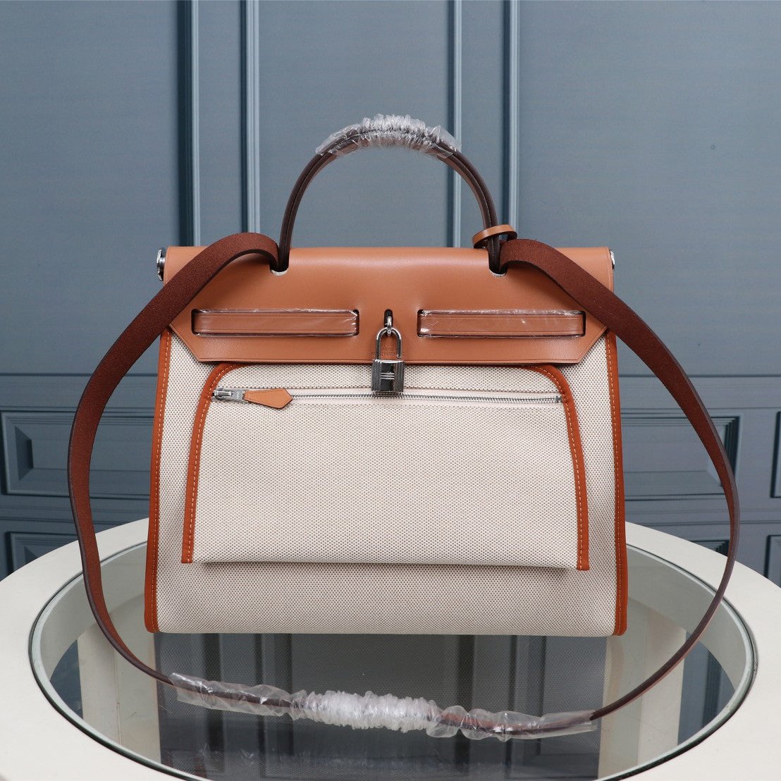 HM ハーブバッグ ジップ 31 サイダー＆クリーミーホワイトカーフスキン