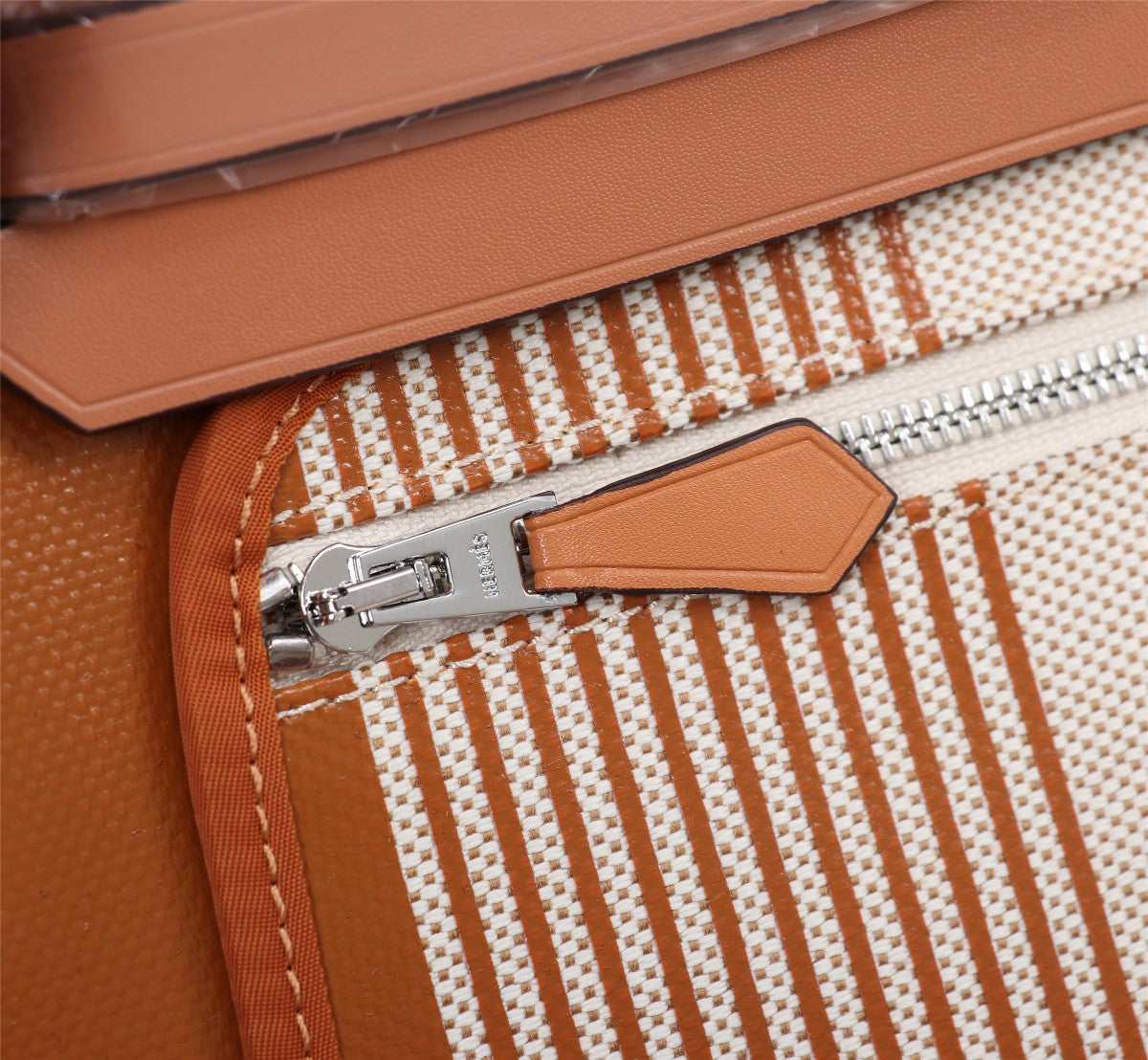 HM HERBAG ZIP 31 TOILE À MOTIF CENDRE ET CRÈME