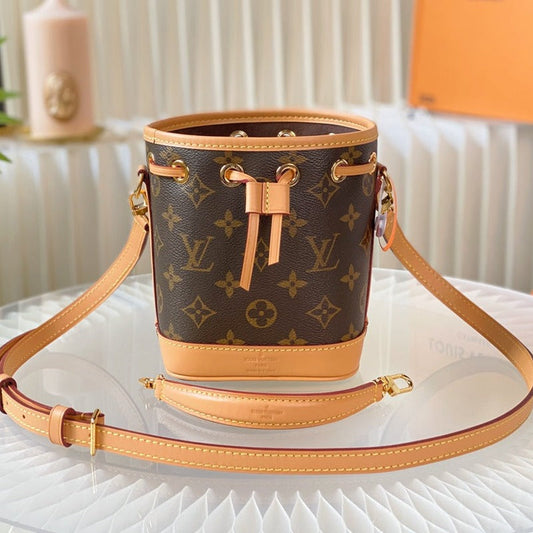 Nano Noe 13 toile monogramme marron cuir de veau beige accessoires dorés