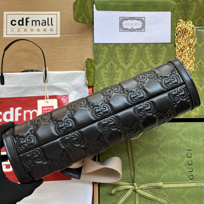 SAC À BANDOULIÈRE MATELASSÉ 32 EN CUIR DE VEAU GAUFRÉ NOIR, QUINCAILLERIE DORÉ