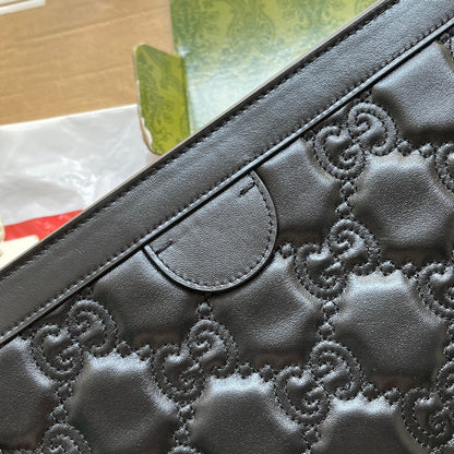 SAC À BANDOULIÈRE MATELASSÉ 32 EN CUIR DE VEAU GAUFRÉ NOIR, QUINCAILLERIE DORÉ