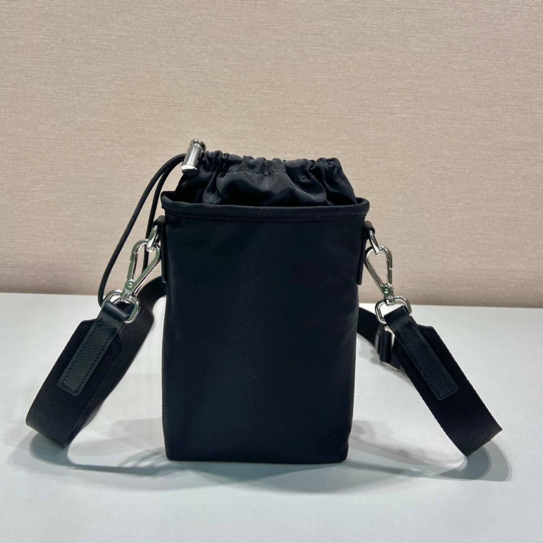 SAC POUR TÉLÉPHONE 18 EN RE-NYLON NOIR