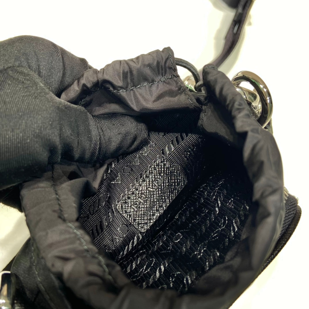 SAC POUR TÉLÉPHONE 18 EN RE-NYLON NOIR
