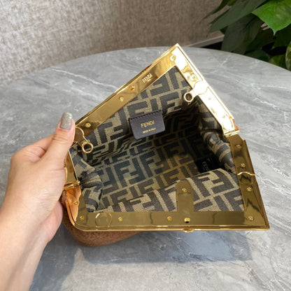 フェンディ ファースト ミニ 26 バッグ（サイダーブラウンウール、ゴールド金具）