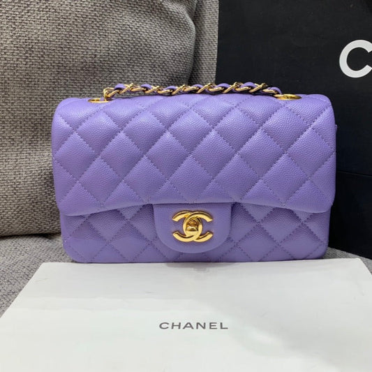 mini sac à rabat 20 cm violet caviar matériel doré 