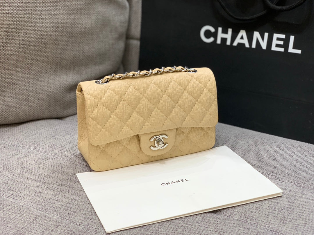 フラップバッグ ミニ 20cm ベージュ キャビア シルバー金具