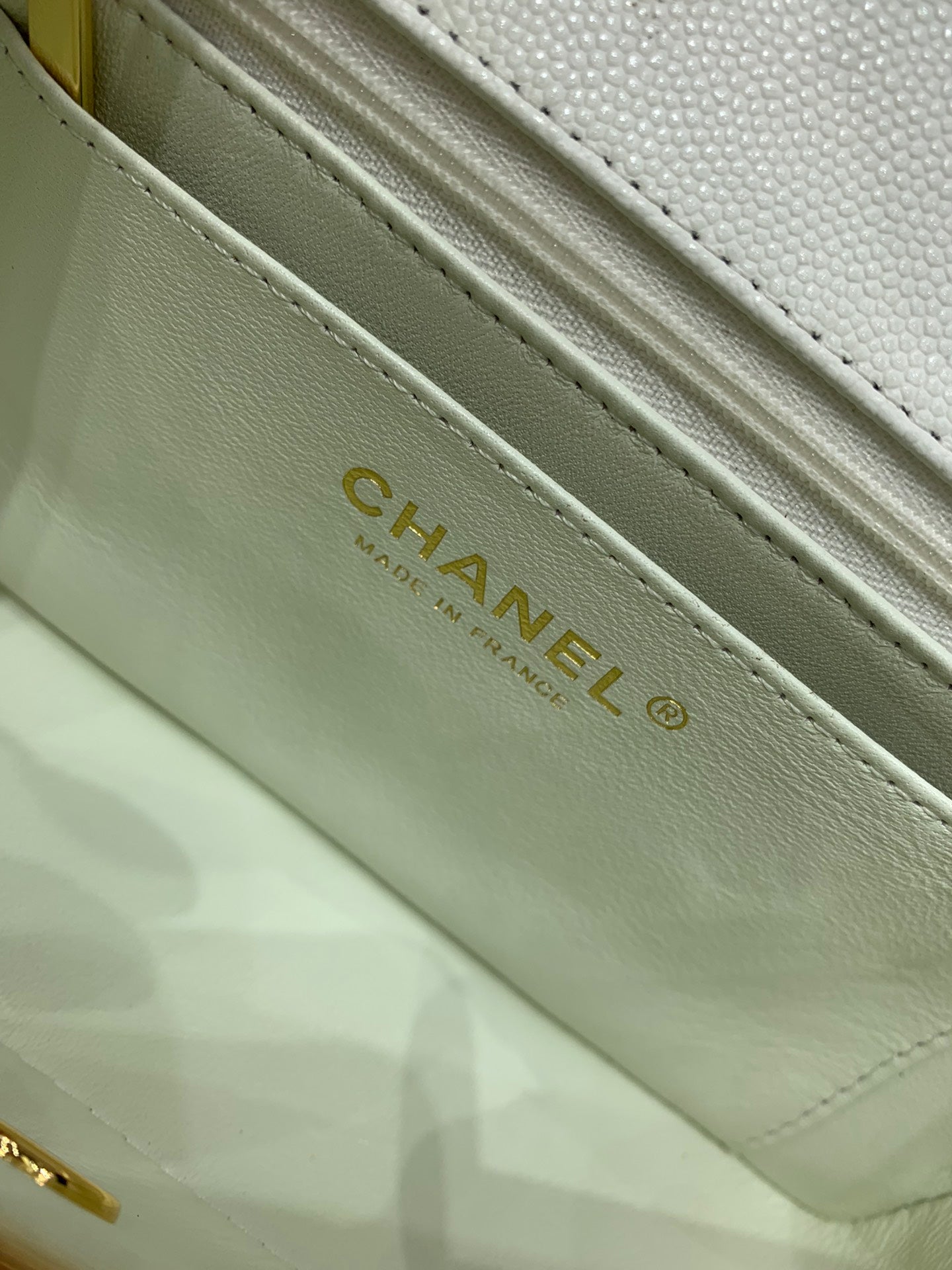 フラップバッグ ミニ 20cm ホワイトキャビア ゴールド金具